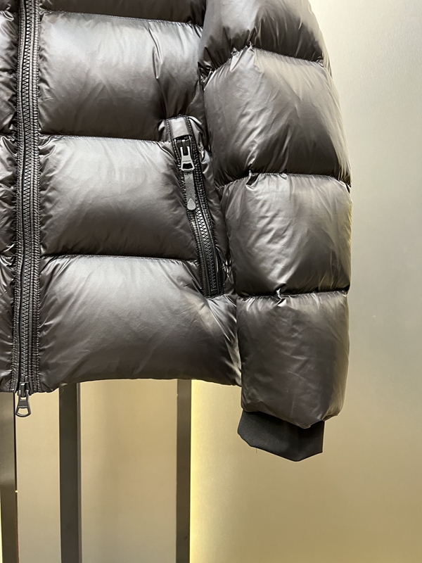 ハイクオリティダウンジャケット素材ディテール